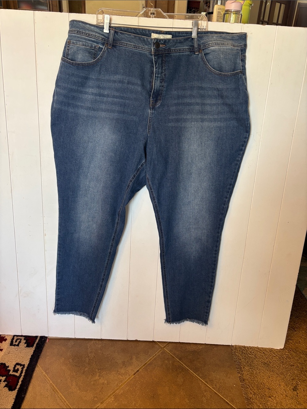 Eat 1946 cropped straight leg jeans! 26W